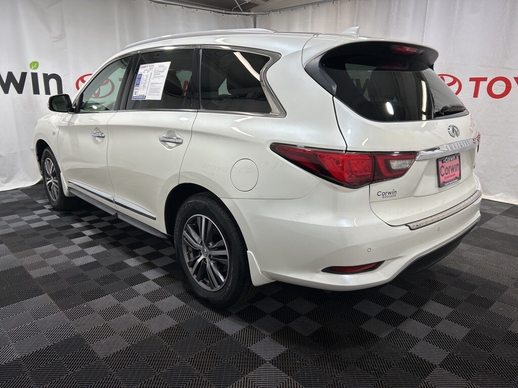 2019 Infiniti QX60 Luxe photo 3