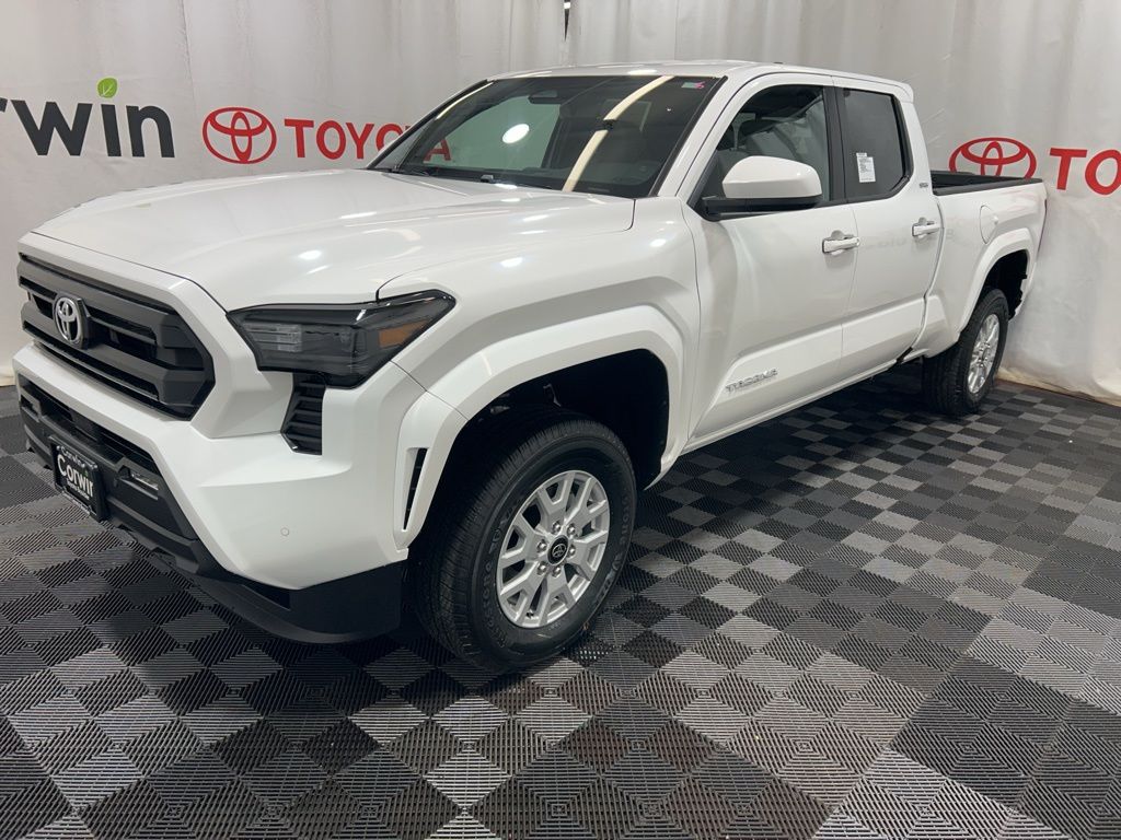 2025 Toyota Tacoma SR5 Double Cab photo 4