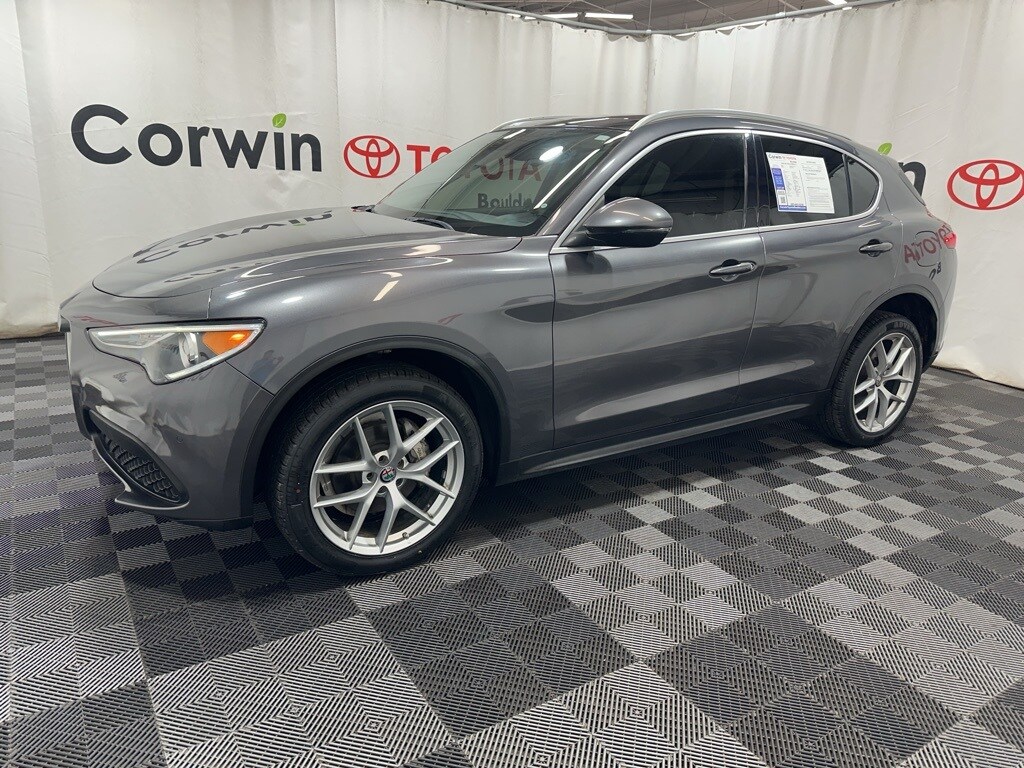 2018 Alfa Romeo Stelvio Ti photo 4
