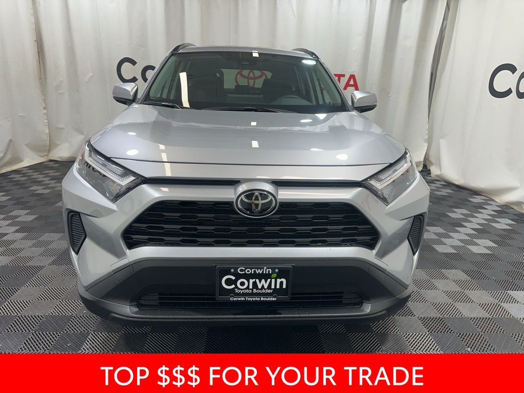 2025 Toyota RAV4 Hybrid XLE photo 2