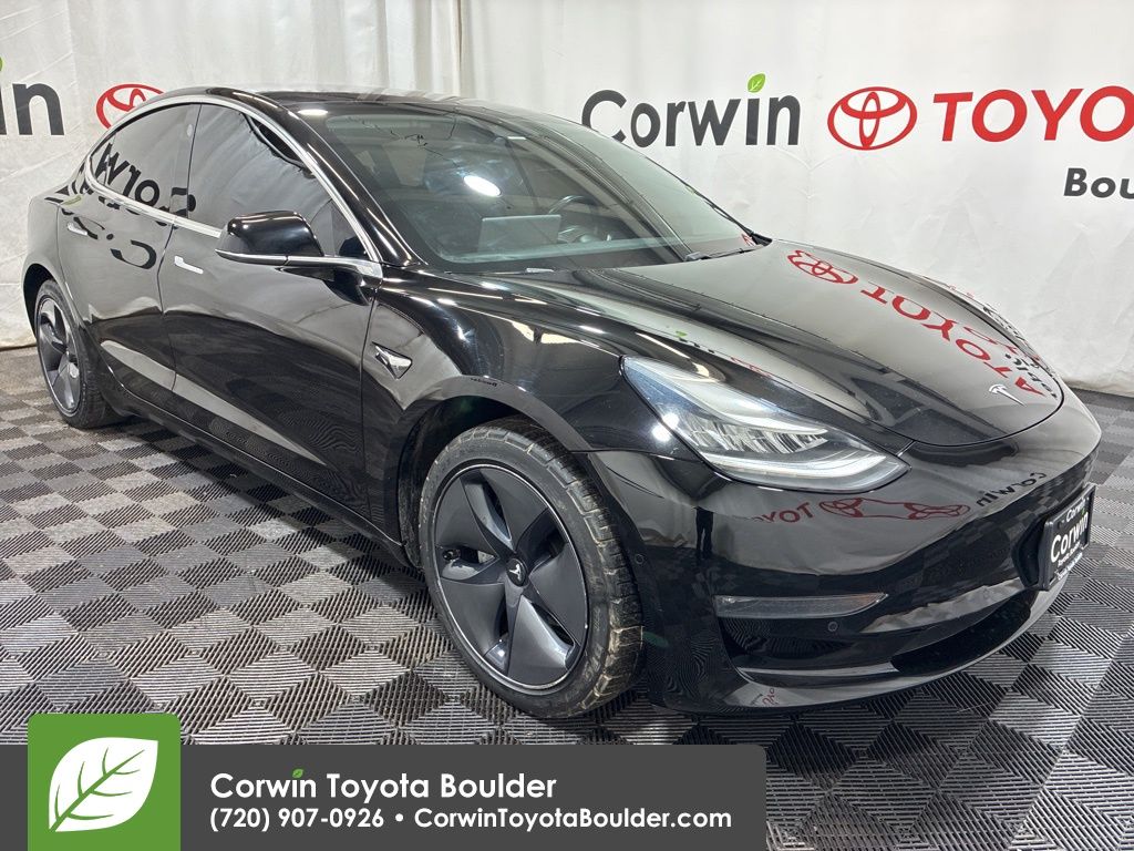 2019 Tesla Model 3 Rear-Wheel Drive Mid Range's photo