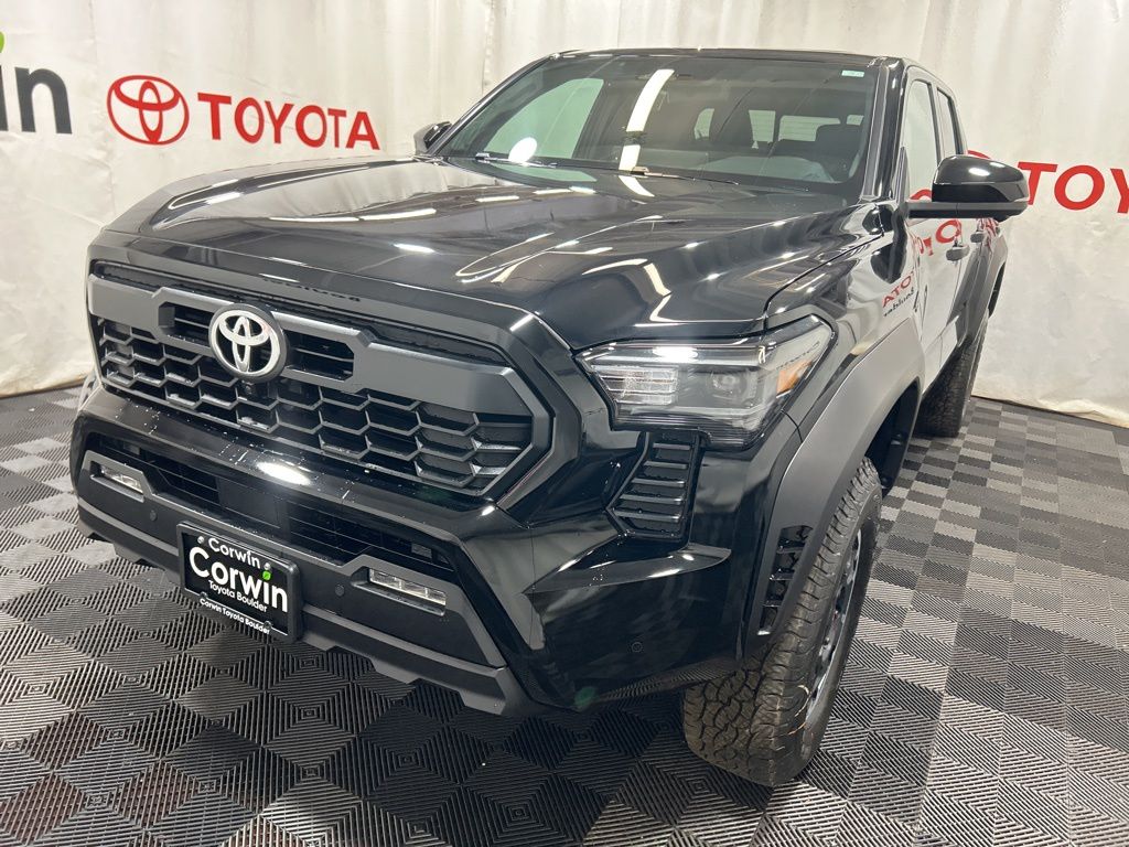 2025 Toyota Tacoma TRD Off-Road Double Cab photo 3