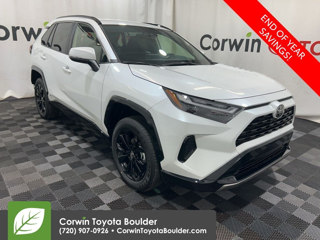 2025 Toyota RAV4 SE's photo