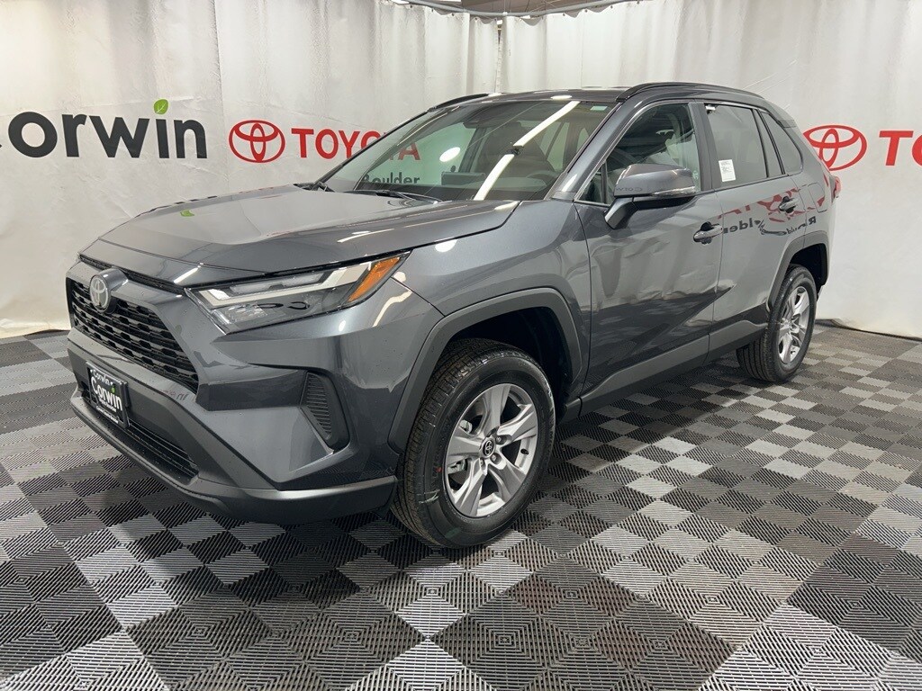 2025 Toyota RAV4 XLE photo 3