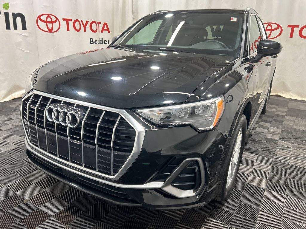 2021 Audi Q3 S line quattro Premium photo 3