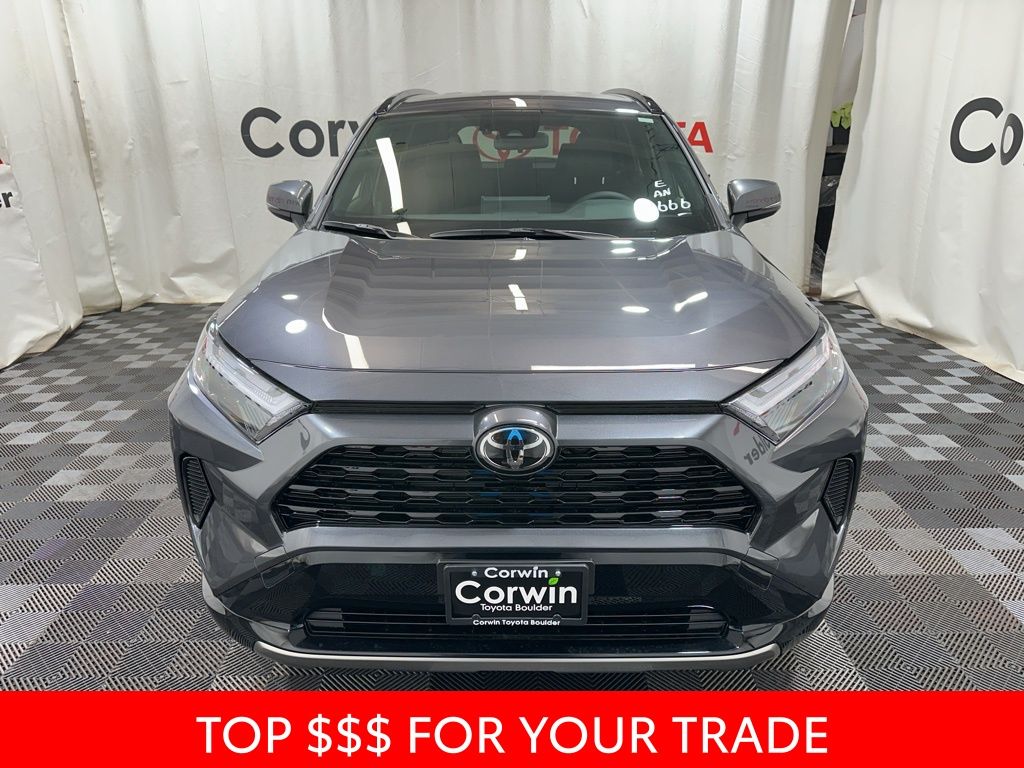 2025 Toyota RAV4 Hybrid SE photo 2