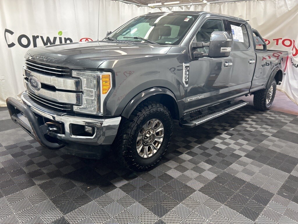 2017 Ford F-350 Lariat photo 3