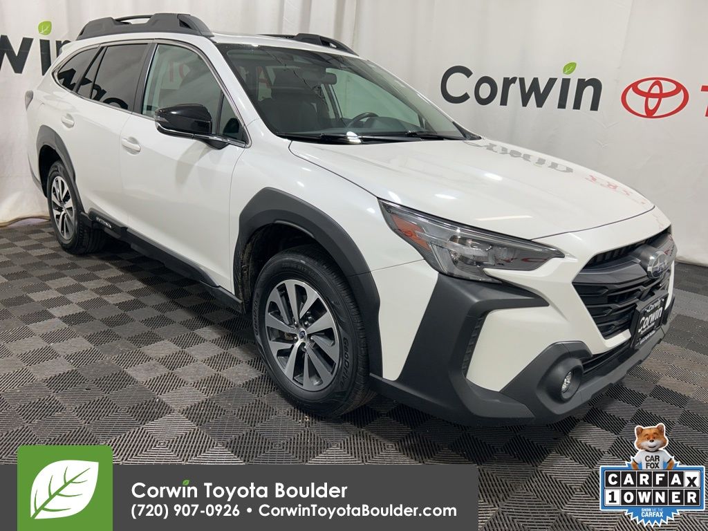 2025 Subaru Outback Premium's photo