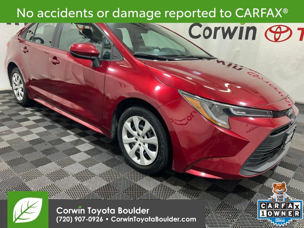 2024 Toyota Corolla LE's photo