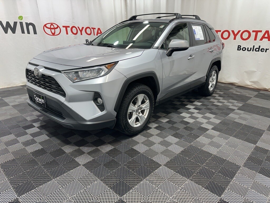 2019 Toyota RAV4 XLE Premium photo 2