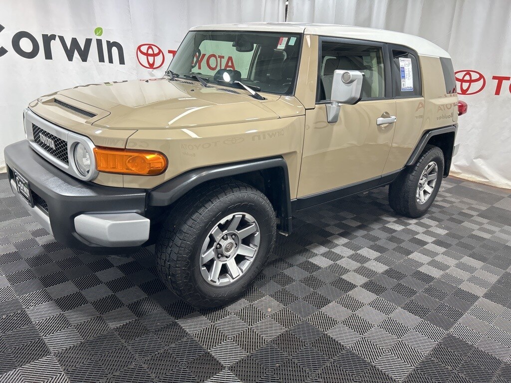 2014 Toyota FJ Cruiser Base photo 4