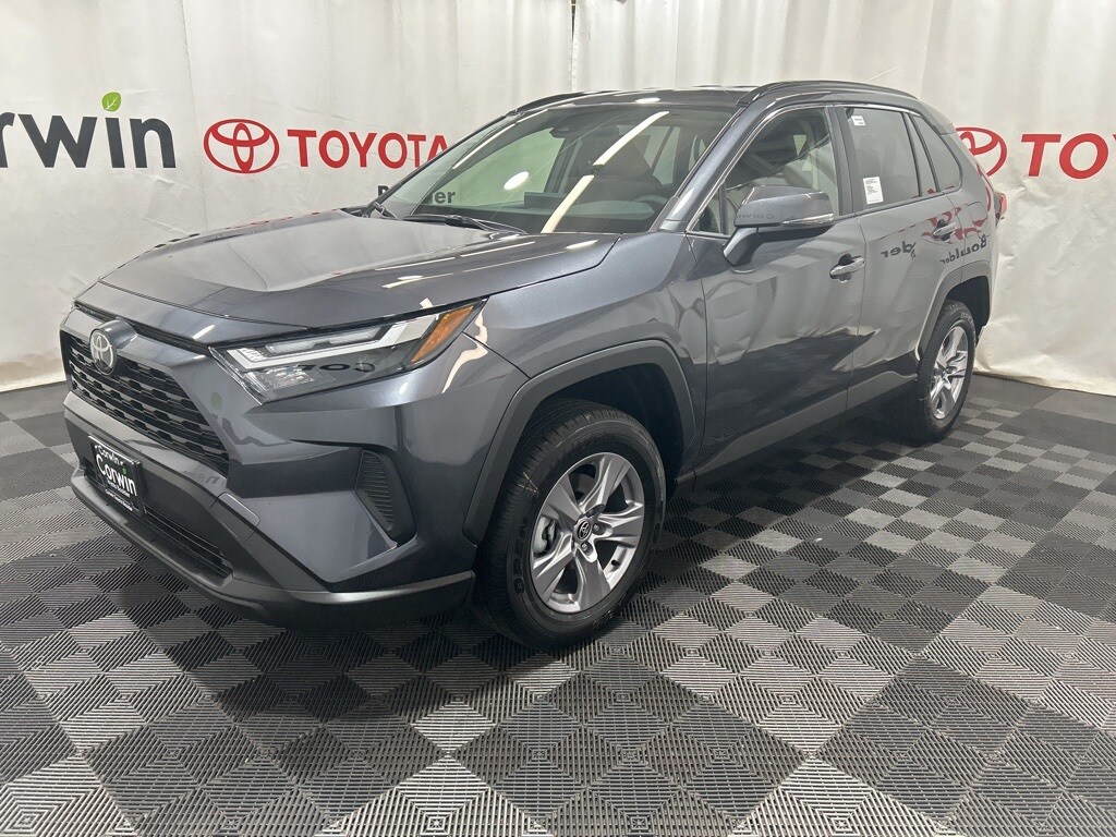 2025 Toyota RAV4 XLE photo 3
