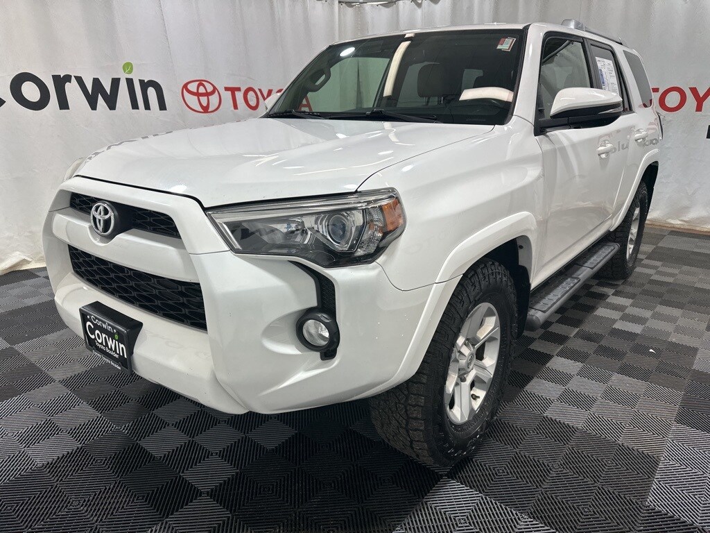 2018 Toyota 4Runner SR5 Premium photo 3