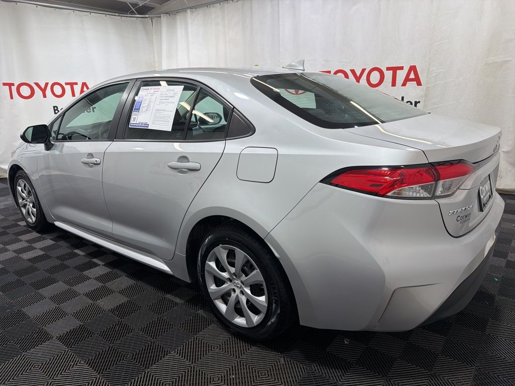 2023 Toyota Corolla LE photo 4