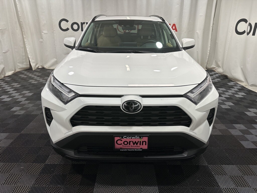 2025 Toyota RAV4 Hybrid XLE photo 2