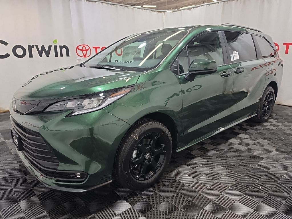 2026 Toyota Sienna Woodland Edition photo 3