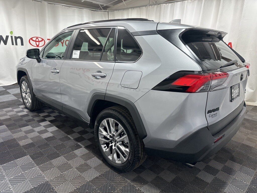 2025 Toyota RAV4 XLE Premium photo 4