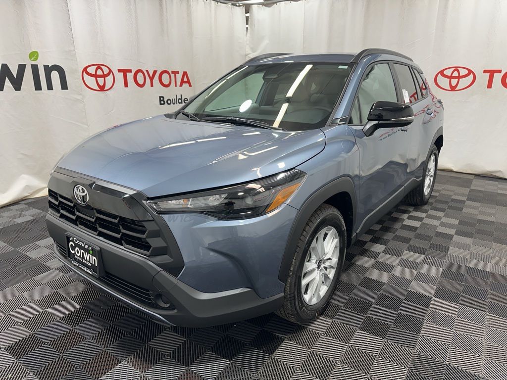 2026 Toyota Corolla Cross LE photo 2