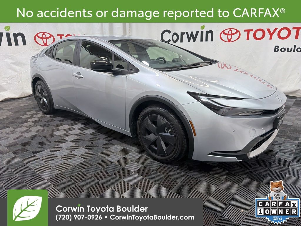 2026 Toyota Prius SE's photo