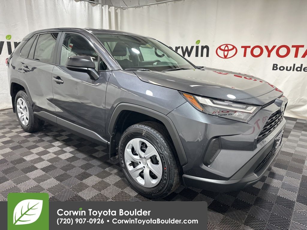 2025 Toyota RAV4 LE's photo
