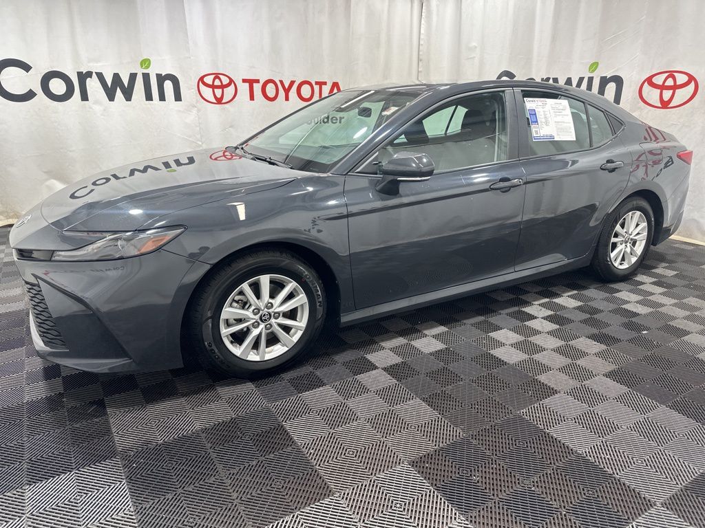 2025 Toyota Camry LE photo 4