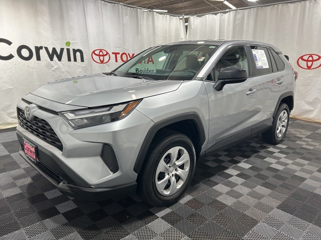 2025 Toyota RAV4 LE photo 3