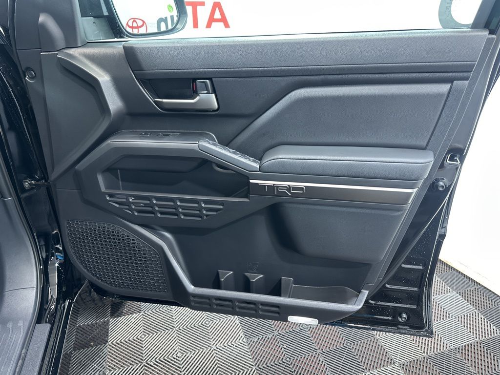 2025 Toyota Tacoma TRD Off Road - Photo 11