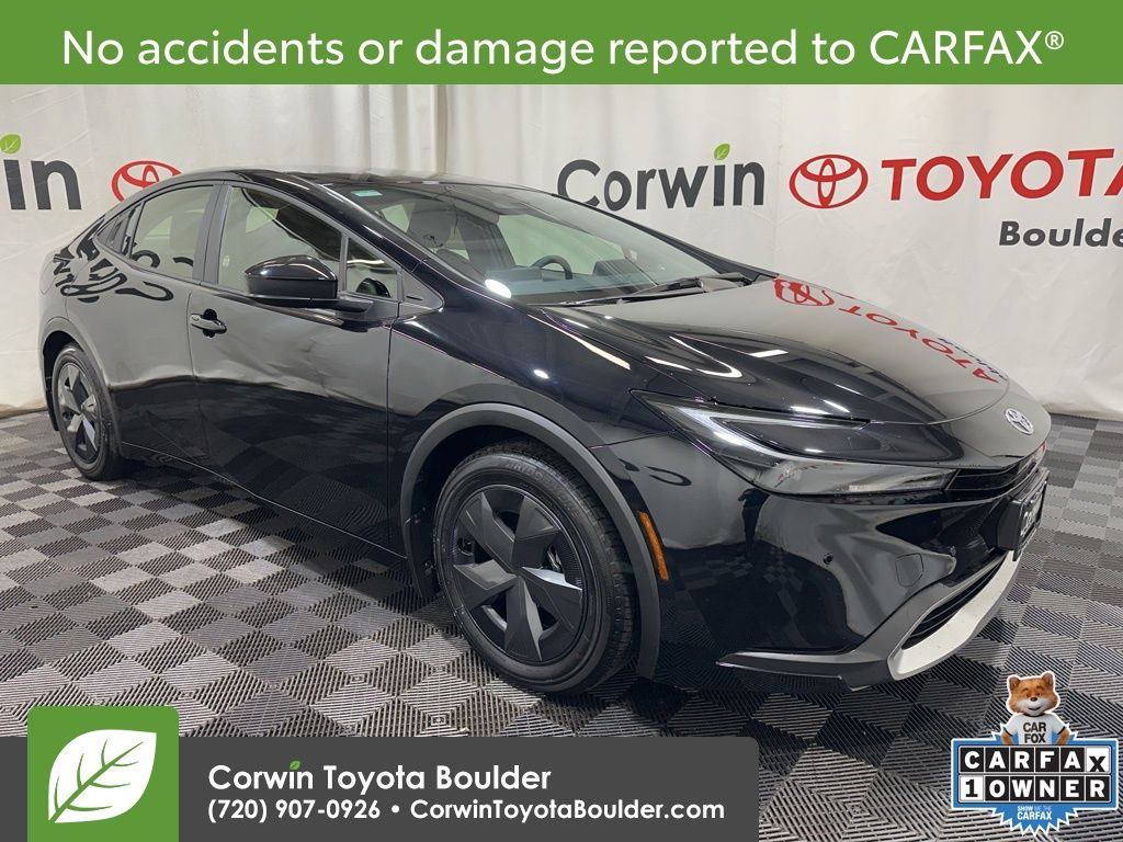 2025 Toyota Prius SE's photo