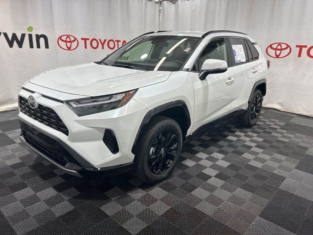 2025 Toyota RAV4 Hybrid SE photo 2