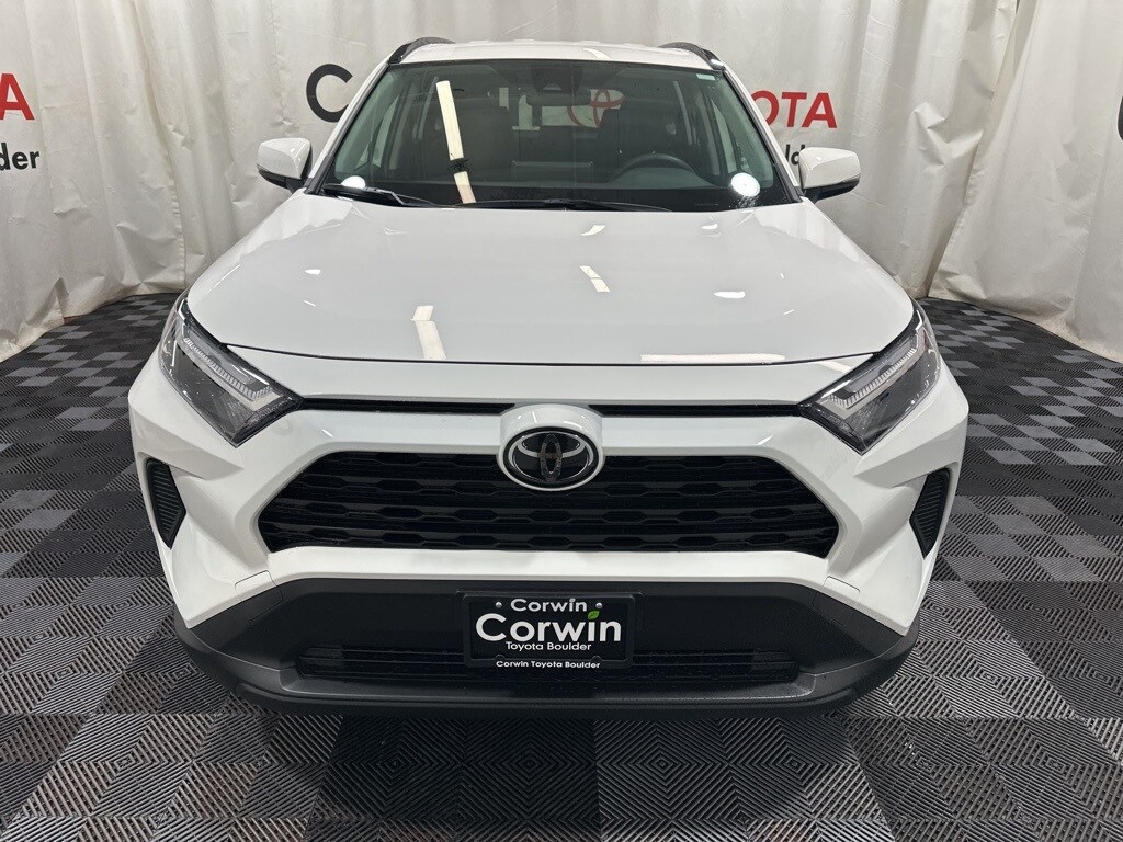 2025 Toyota RAV4 Hybrid LE photo 2