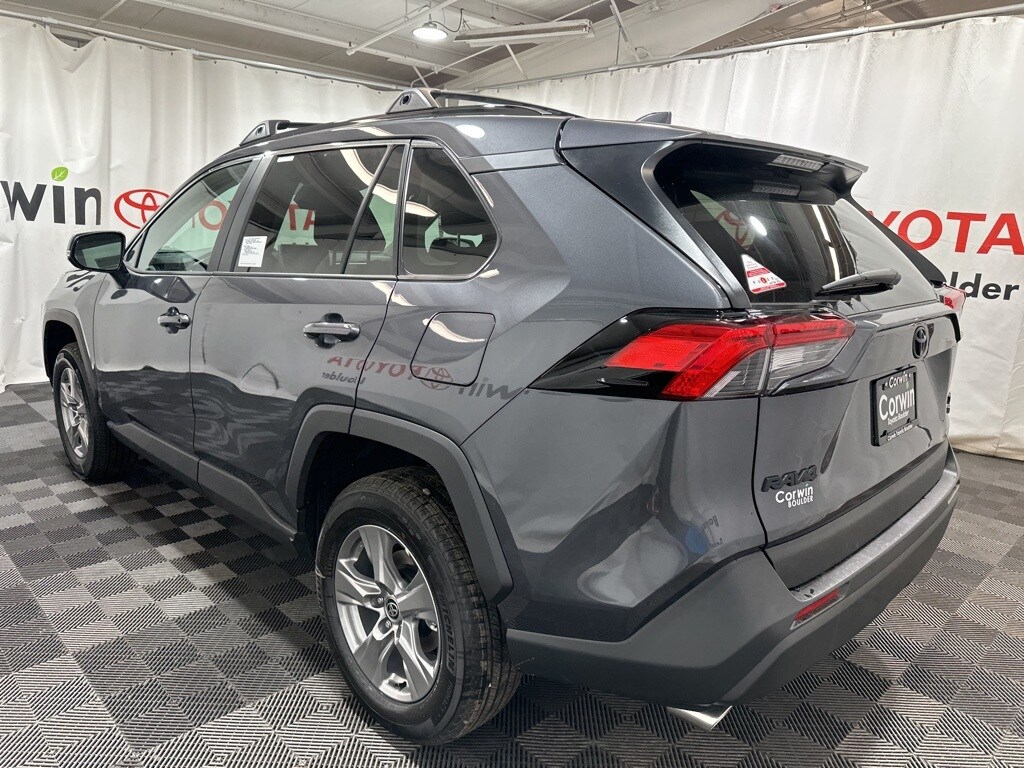 2025 Toyota RAV4 XLE photo 3