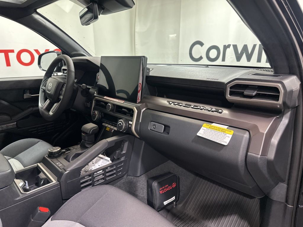 2025 Toyota Tacoma TRD Off Road - Photo 13