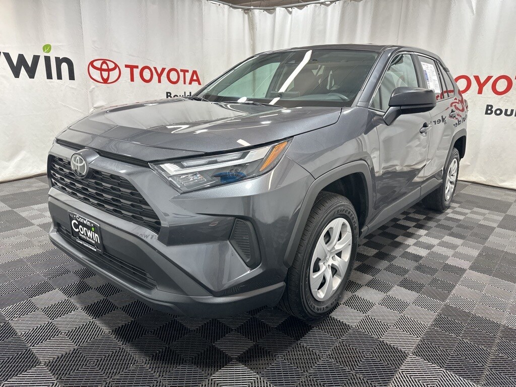 2024 Toyota RAV4 LE photo 3