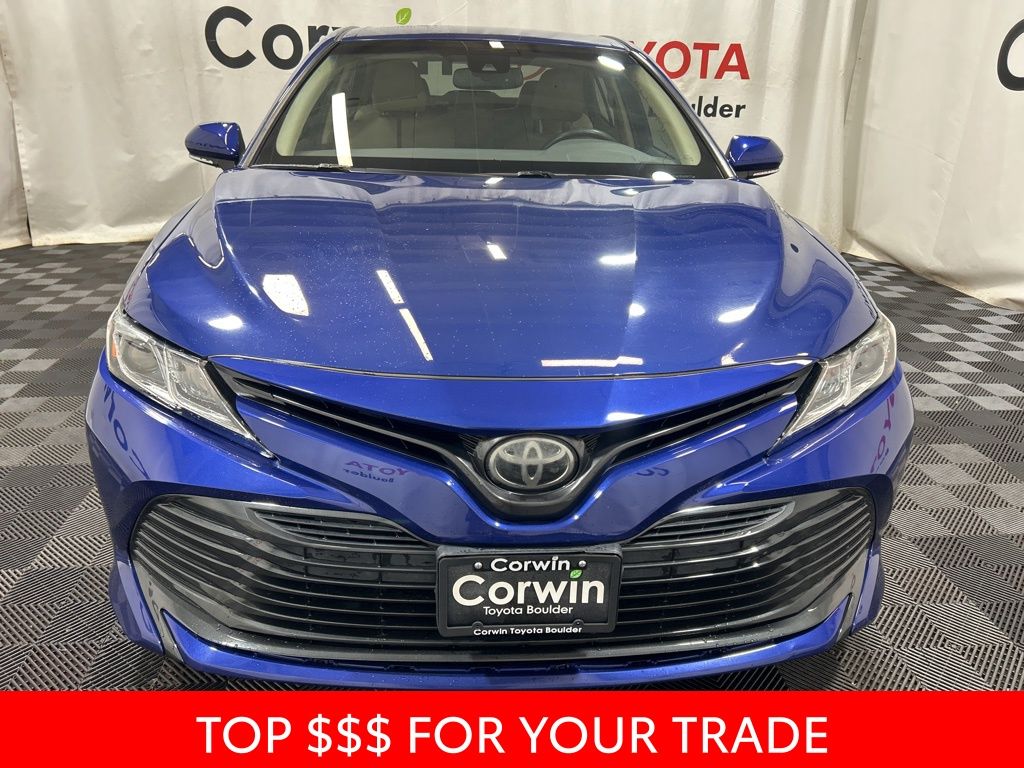 2018 Toyota Camry LE photo 2