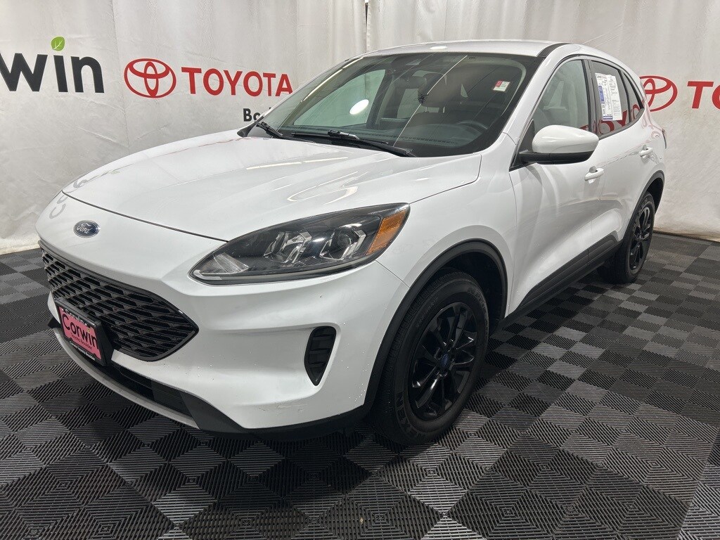 2020 Ford Escape SE photo 3