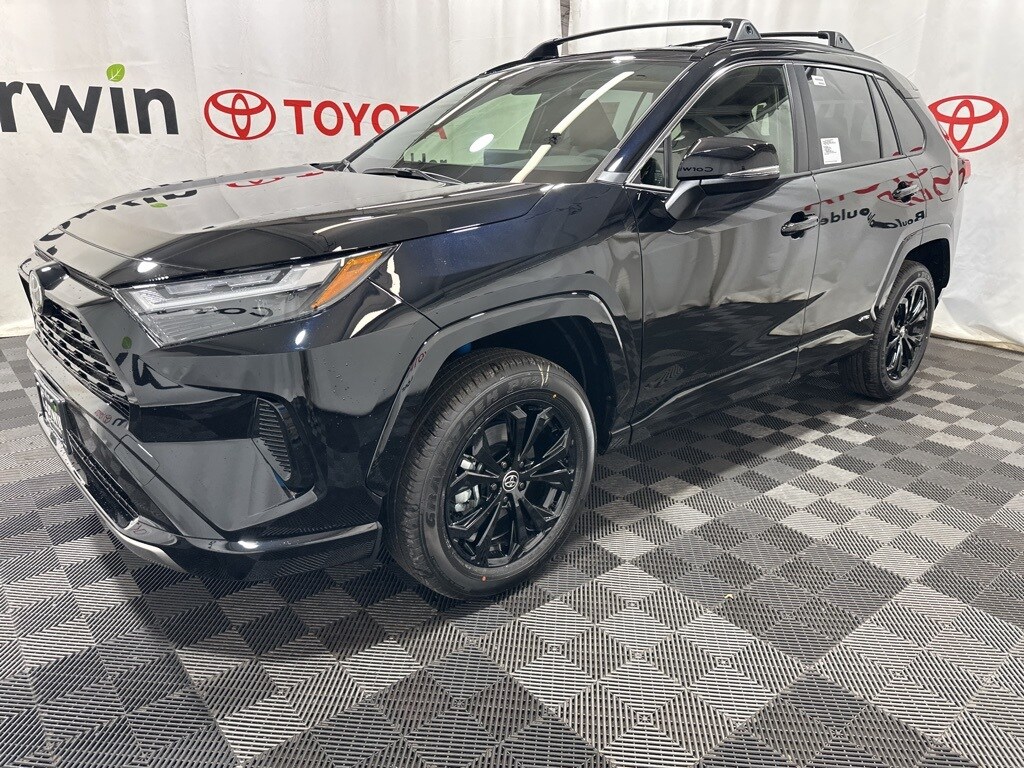 2025 Toyota RAV4 Hybrid SE photo 3