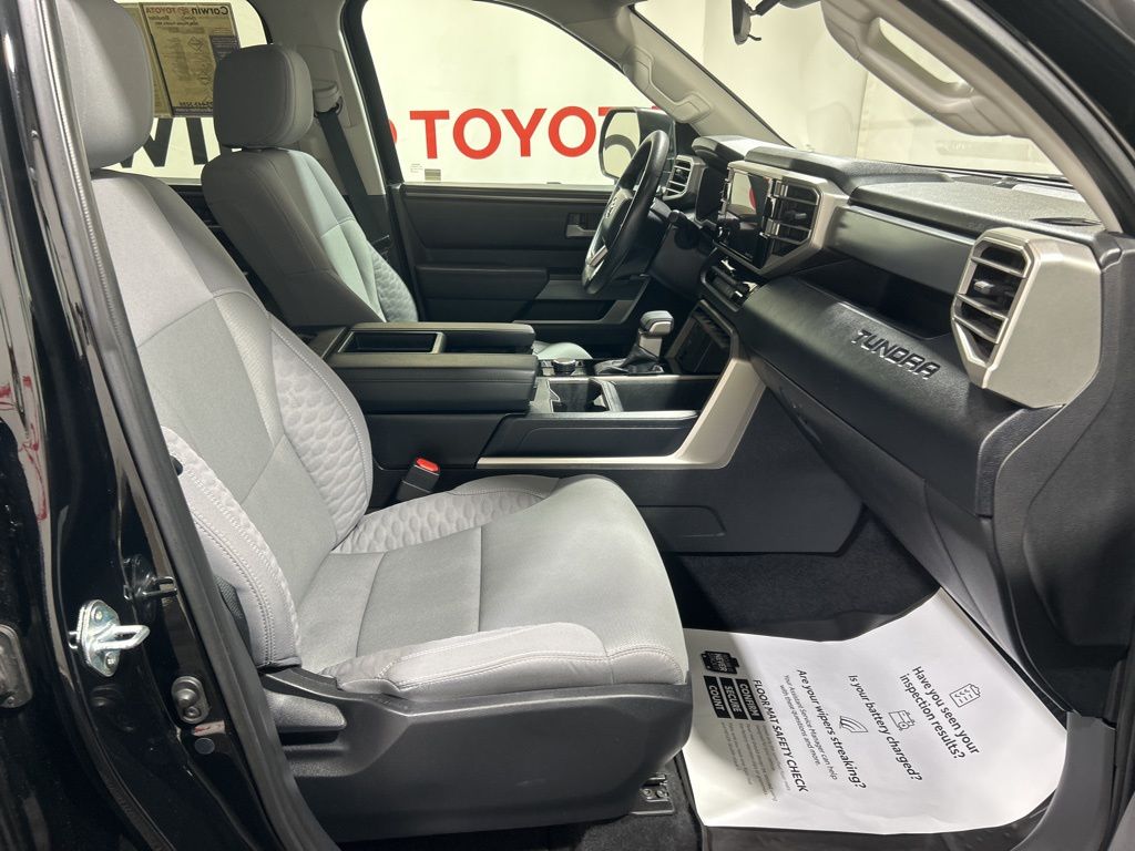 2024 Toyota Tundra SR5 - Photo 10