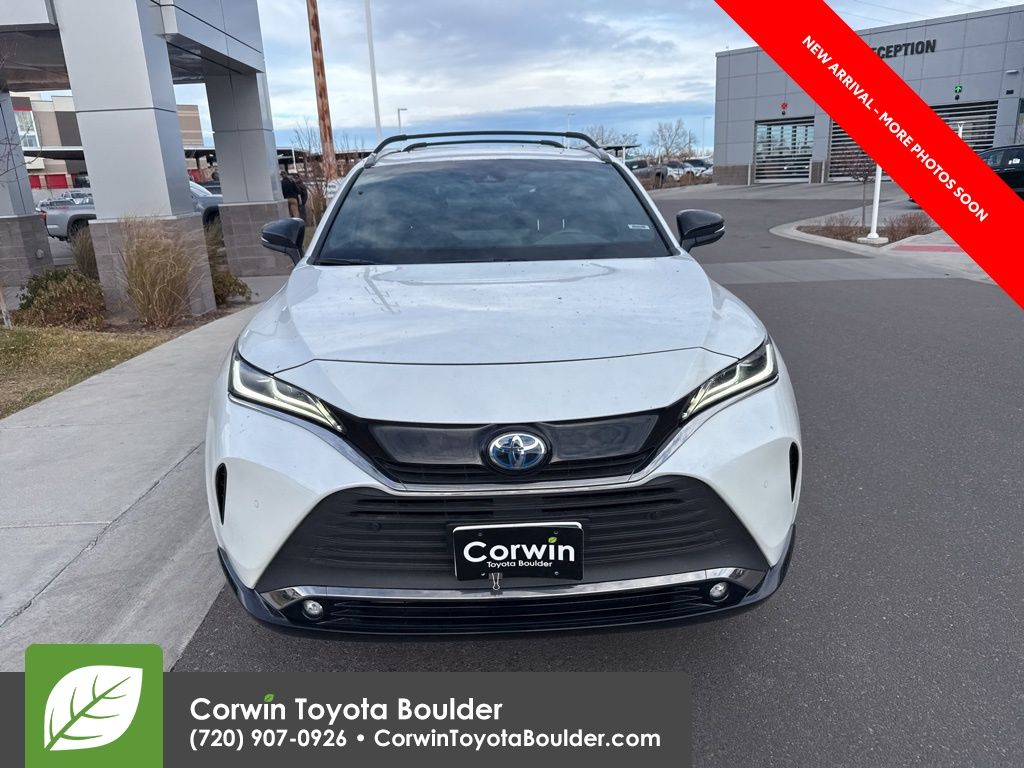 2023 Toyota Venza photo 2