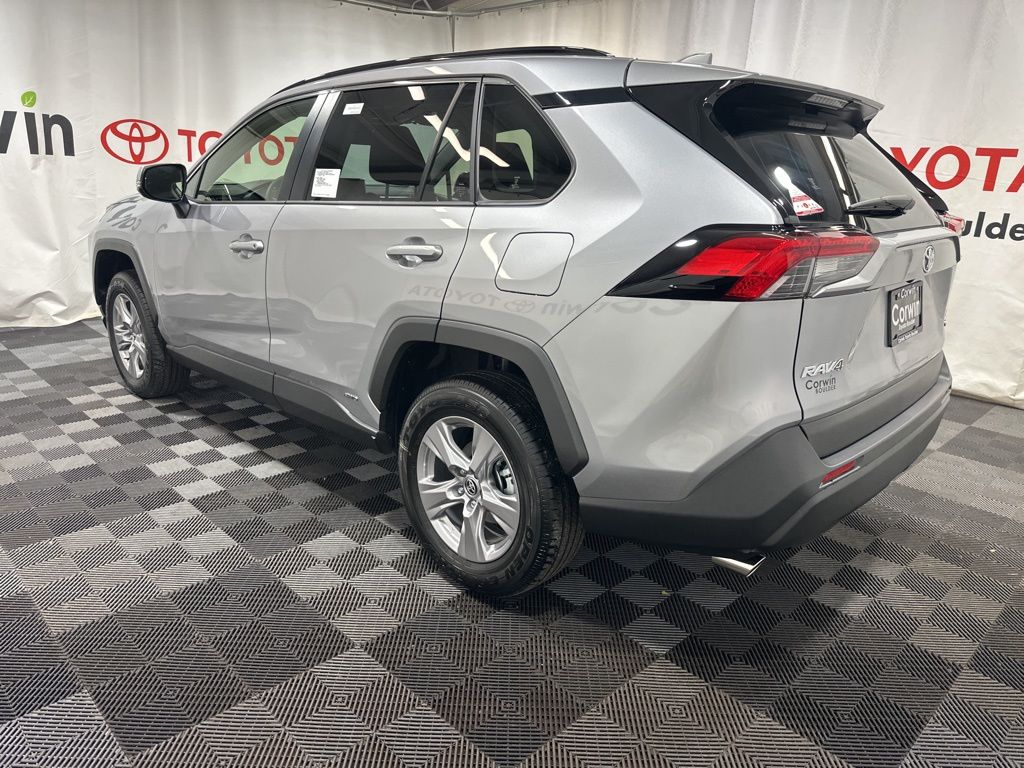 2025 Toyota RAV4 Hybrid LE photo 3
