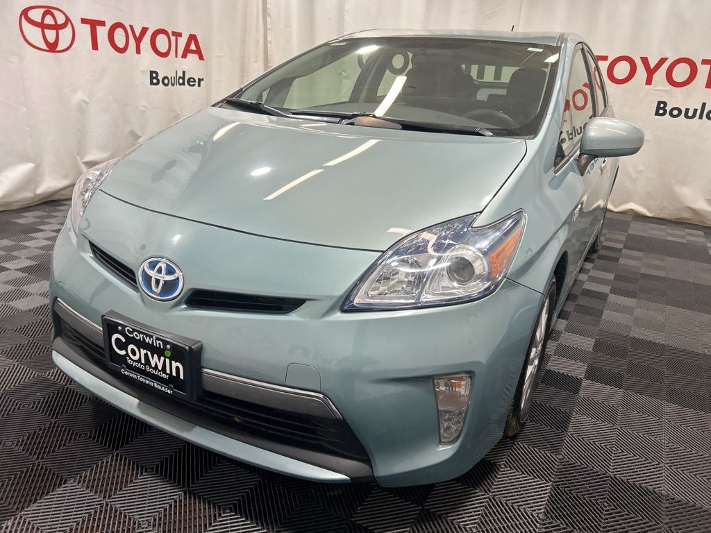 2014 Toyota Prius Plug-in Base photo 3