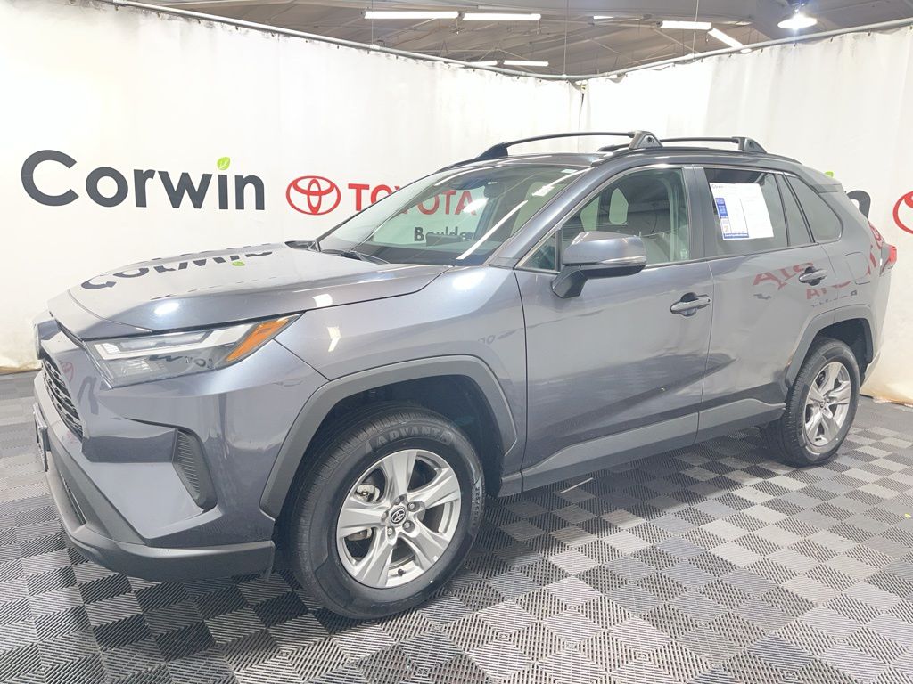 2024 Toyota RAV4 XLE photo 3