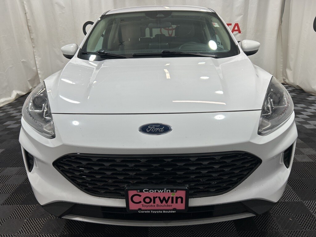 2020 Ford Escape SE photo 2