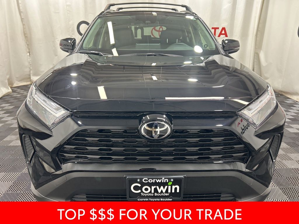 2025 Toyota RAV4 Hybrid XLE photo 2