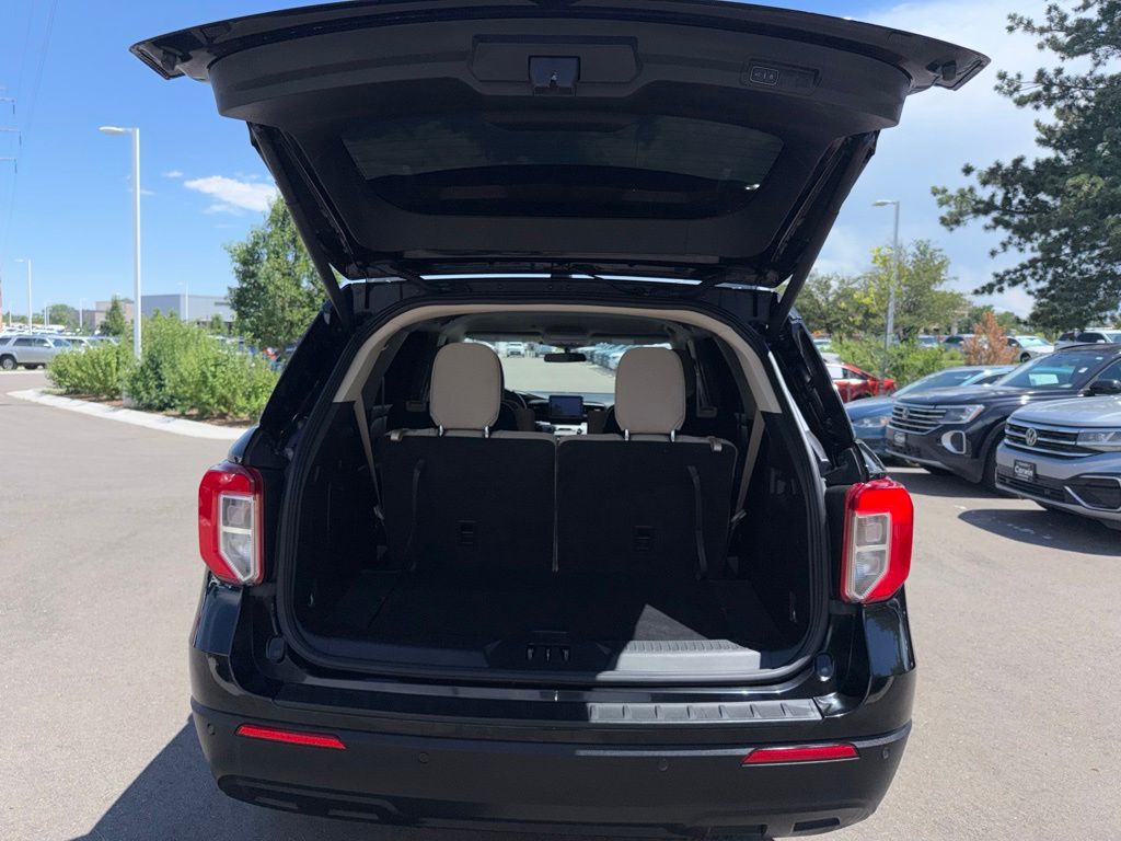2023 Ford Explorer XLT - Photo 16