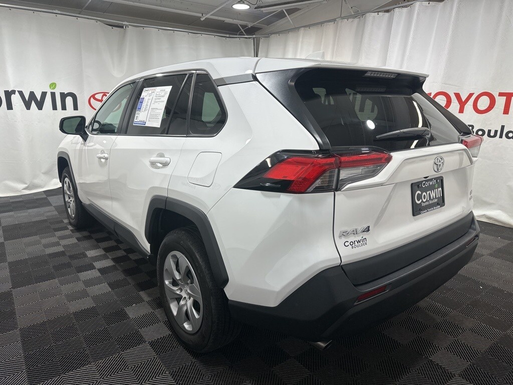 2024 Toyota RAV4 LE photo 4