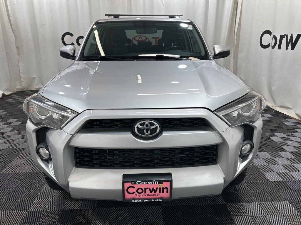 2017 Toyota 4Runner SR5 photo 2