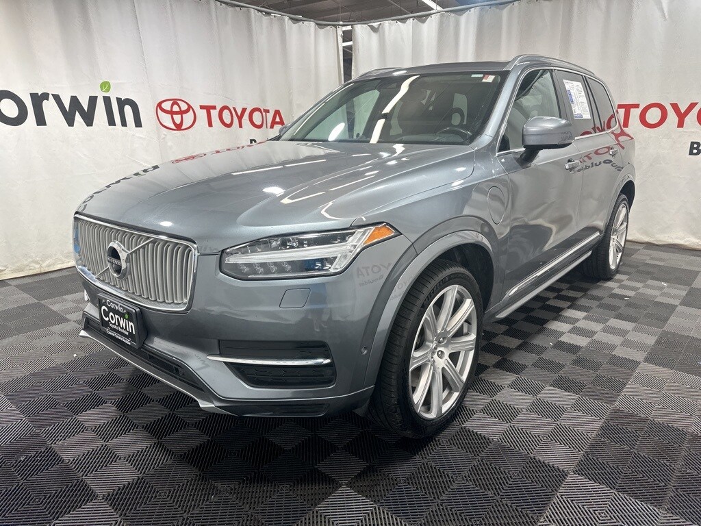 2016 Volvo XC90 Premier Plus Inscription photo 2