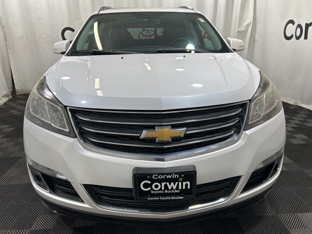 2016 Chevrolet Traverse 2LT photo 2
