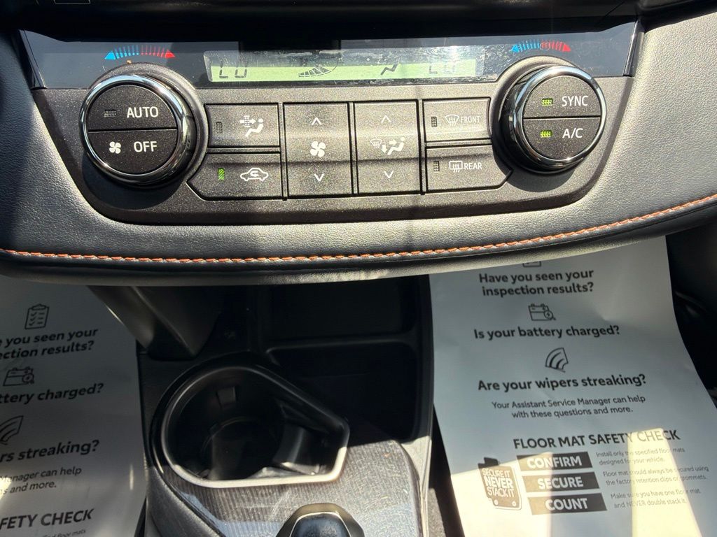 2018 Toyota RAV4 SE - Photo 30