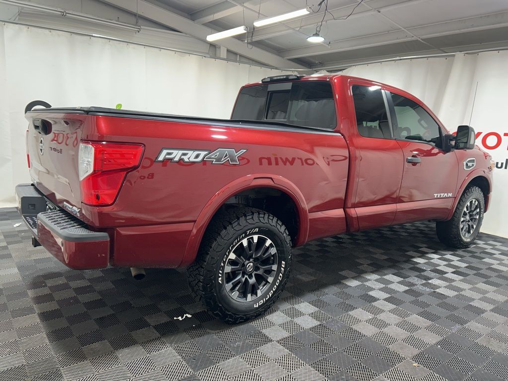 2017 Nissan Titan PRO-4X photo 2